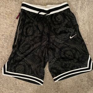 New with tags nike basketball shorts